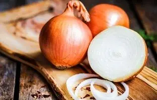 فیزیک‌دانان راز خرد کردن پیاز بدون اشک ریختن را فاش کردند 