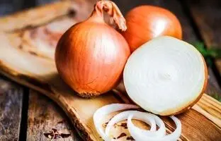 فیزیک‌دانان راز خرد کردن پیاز بدون اشک ریختن را فاش کردند 