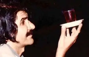 زیباترین اشعار فارسی؛ حسین پناهی از مرگ پیرمرد آلزایمری می‌گوید