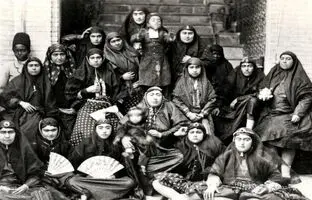 هیچ زنی را نشنیدم بگویند روس‌فیل، انگلیس‌فیل یا آلمان‌فیل است
