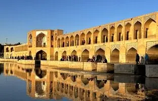 نمای فوق العاده زیبا از پل خواجو و استقبال از زاینده رود + ویدئو