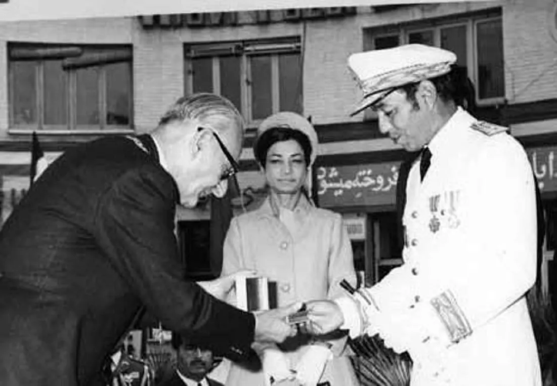  تهران قدیم؛ «مراسم استقبال از پادشاه مراکش در خیابان انقلاب»؛ سال 47 + تصویر