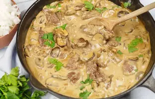 
طرز تهیه بیف استراگانف روسی

