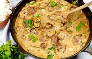 
طرز تهیه بیف استراگانف روسی
