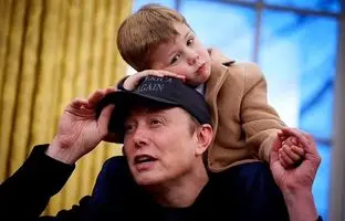 چه کسی زیر چشم ایلان ماسک بادمجان کاشت؟ + عکس