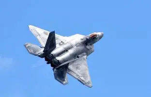 آیا تصمیم ایالات متحده برای پایان دادن به تولید جنگنده F-22 Raptor اشتباه بود؟