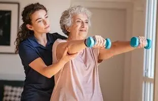 ورزش‌های ضروری برای زنان بالای ۵۰ سال + ویدئو