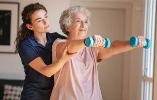 ورزش‌های ضروری برای زنان بالای ۵۰ سال + ویدئو