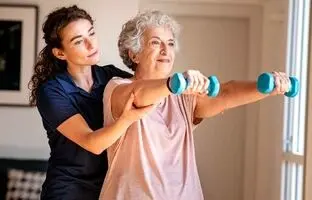 ورزش‌های ضروری برای زنان بالای ۵۰ سال + ویدئو