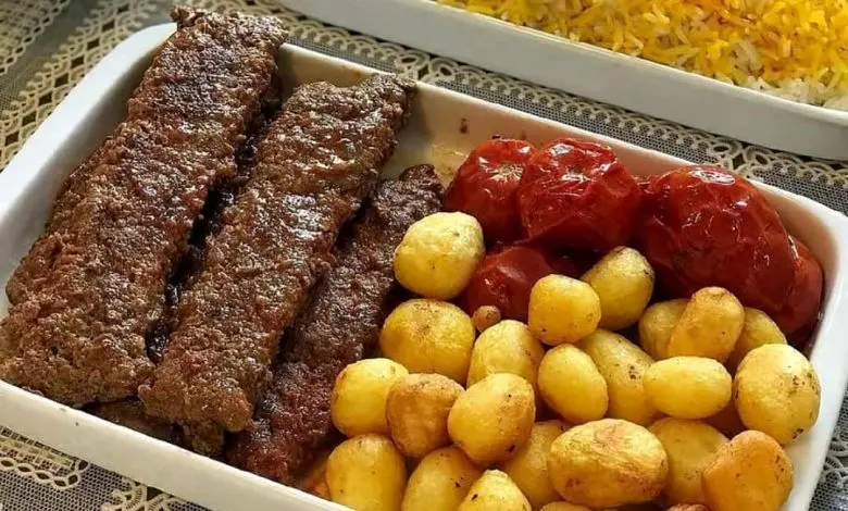  طرز تهیه کباب بادمجان با گوشت چرخ‌کرده: یک غذای لذیذ برای هر مناسبتی! 