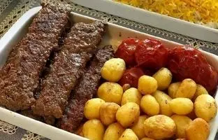  طرز تهیه کباب بادمجان با گوشت چرخ‌کرده: یک غذای لذیذ برای هر مناسبتی! 