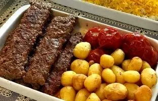  طرز تهیه کباب بادمجان با گوشت چرخ‌کرده: یک غذای لذیذ برای هر مناسبتی! 