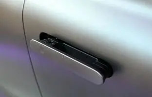 خطرات دستگیره‌ مخفی درب خودروها چیست؟