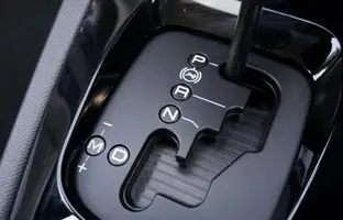 حالت دستی گیربکس اتوماتیک چگونه کار می‌کند ؟ + مزایای استفاده از آن