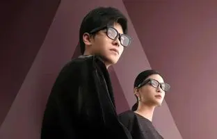 عینک هوشمندی که با دوربین قدرتمند و ترجمه زنده جهان را متحیر می کند!
