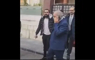 اسکورت نخست وزیر سوریه از هتل به محل جلسه توسط مخالفان سوری + ویدئو