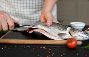 رفع بوی بد زهم ماهی از دست و آشپزخانه