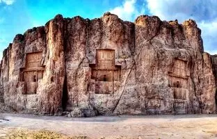 سفر به گورستان مرموز شاهان بزرگ هخامنشی در نقش رستم؛ چرا شاهان هخامنشی اینجا دفن شدند؟
