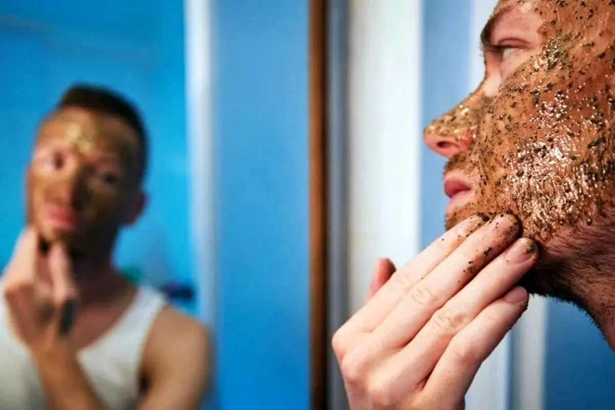 بهترین زمان لایه‌برداری پوست؛ قبل از اصلاح لایه‌برداری کنیم یا بعد از آن؟