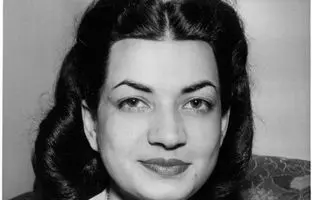 عکس قدیمی: ژست اشرف پهلوی در محوطه سعدآباد در دهه 1320 