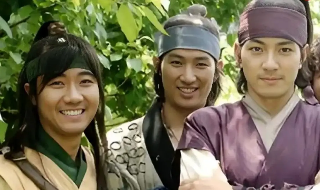 «ماری» (سریال جومونگ) در کنار همسرش در رستوران چینی؛ سال 1397