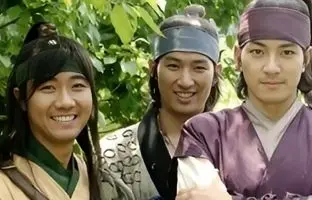 «ماری» (سریال جومونگ) در کنار همسرش در رستوران چینی؛ سال 1397