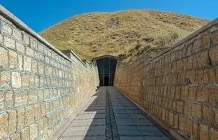 کشف مقبره ۲۸۰۰ ساله

