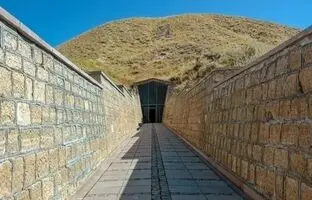 کشف مقبره ۲۸۰۰ ساله
