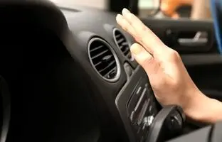 9 اشتباه رایج در استفاده از کولر خودرو که همه فکر می‌کنند درست است