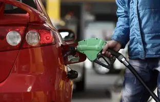 پر کردن بیش از حد باک خودرو چه آسیب‌هایی به همراه دارد؟