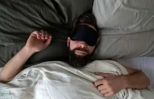  با تکنیک خواب نظامی ۲ دقیقه‌ای به‌خواب می‌روید 