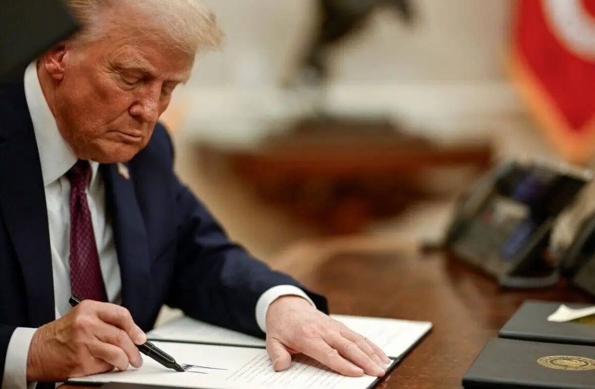 
ترامپ ۱۲ بازرس کل را اخراج کرد
