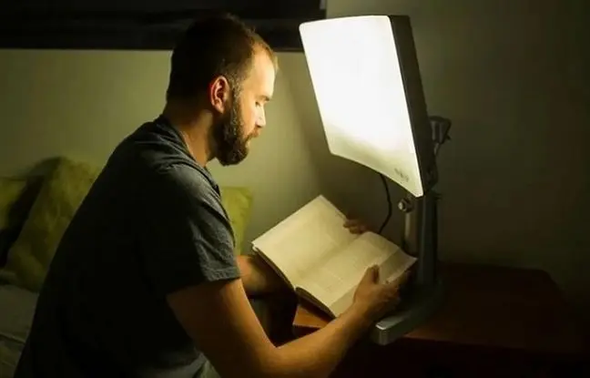 نور مصنوعی چه تاثیری بر افسردگی دارد؟