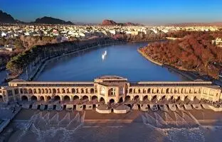 پل خواجو اصفهان در دهه 30؛ فرودگاه رشت در دهه 40 + عکس
