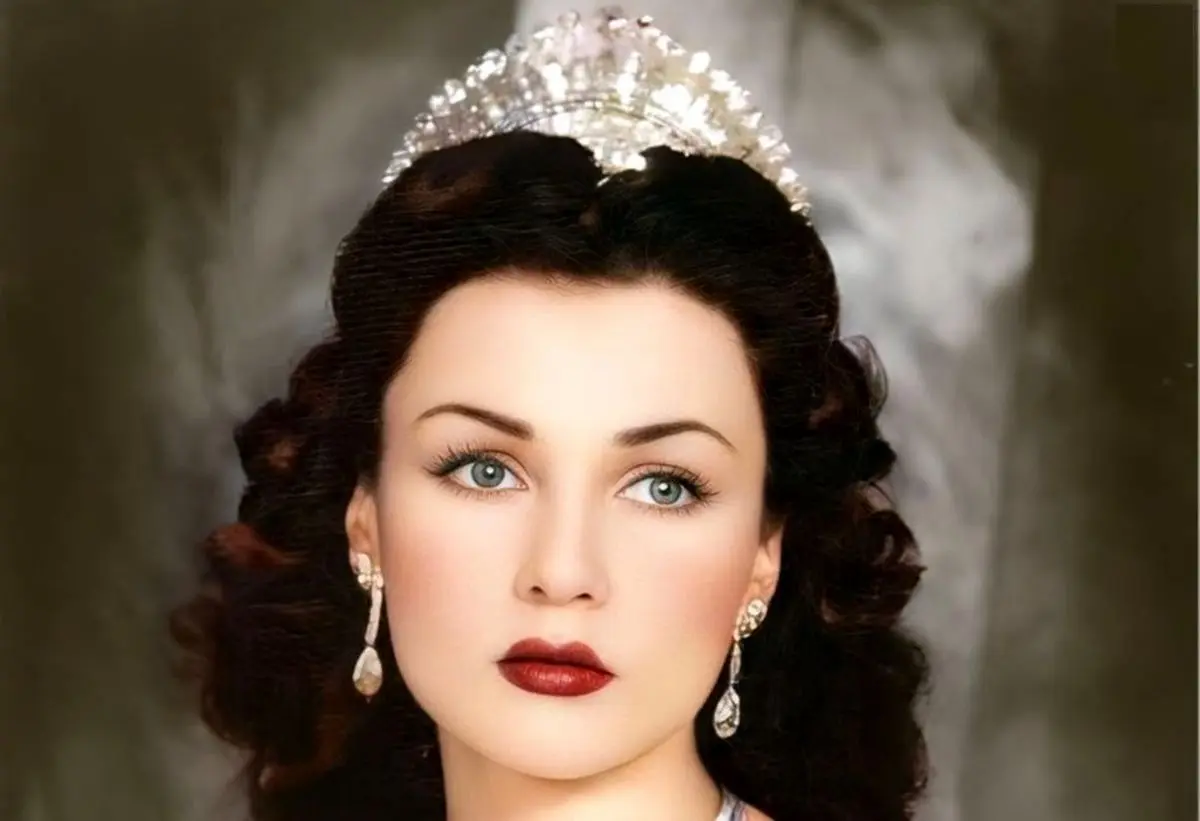 عکس قدیمی؛ «فوزیه بنت فواد» همسر اول محمدرضا پهلوی در حال بازدید از بیمارستان سینا