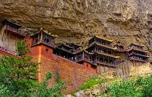 معبد معلق هنگشان؛ شاهکار معماری در دل طبیعت چین + ویدئو