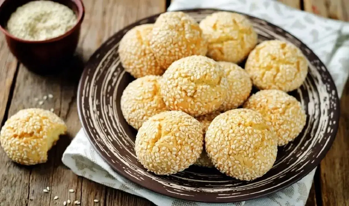 طرز تهیه کلوچه کنجدی بازاری برای عید