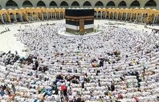 اقدام جدید عربستانی‌ها خبرساز شد/ ربات‌ها در مراسم حج چه‌کار می‌کنند؟
