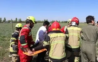 سقوط هواپیمای آموزشی در قزوین/۲ نفر مصدوم شدند + ویدئو