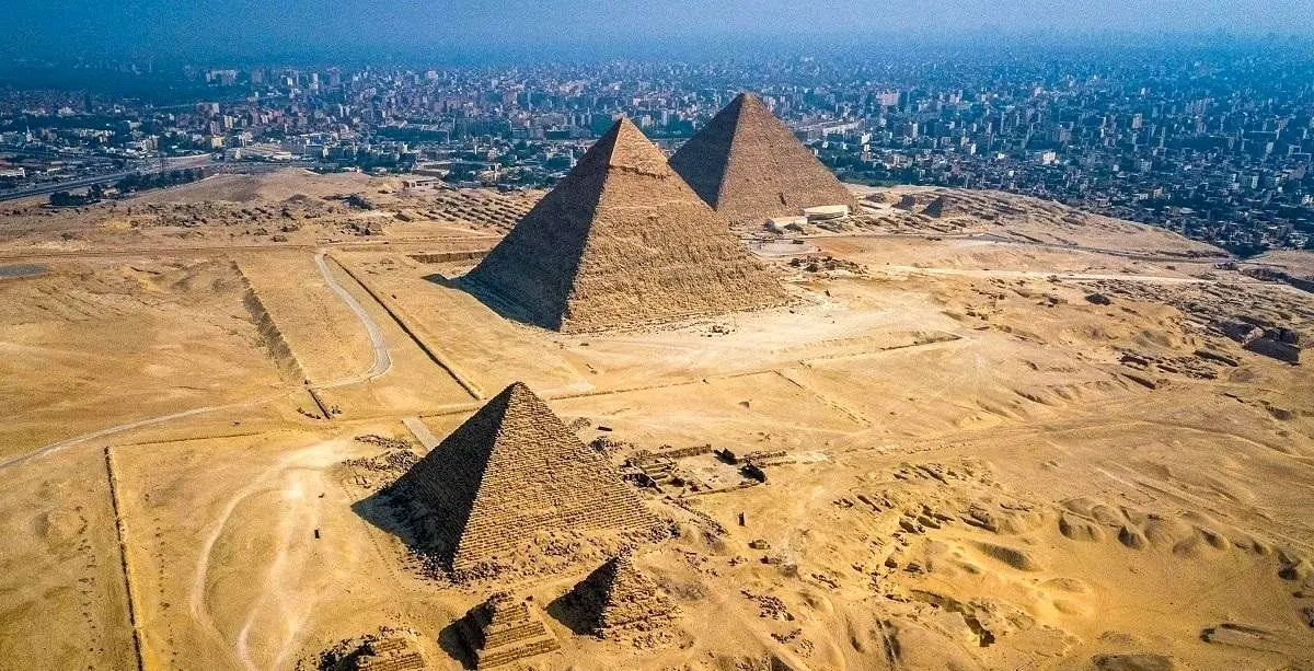 زیر اهرام مصر چه چیزی پنهان شده؟
