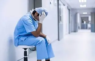 
چرا رزیدنت‌ها خودکشی می‌کنند؟
