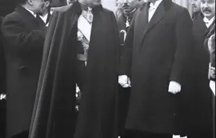 صمد‌خان در کاخ الیزه فرانسه + تصویر