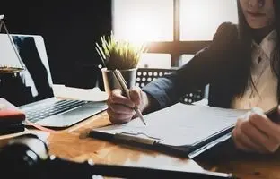 چگونه شغل و زندگی حرفه‌ای خود را مدیریت کنیم؟
