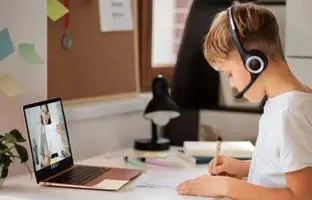 مدرسه آنلاین مصیبت یا منفعت؟
