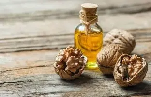 ۸ دلیل برای اینکه هر روز از روغن گردو استفاده کنید
