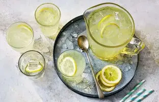  طرز تهیه شربت نذری آبلیمو برای ۱۰۰ نفر ؛ خوش‌طعم، خنک و ماندگار 