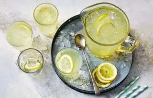  طرز تهیه شربت نذری آبلیمو برای ۱۰۰ نفر ؛ خوش‌طعم، خنک و ماندگار 