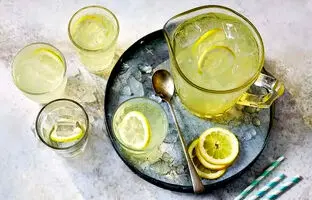  طرز تهیه شربت نذری آبلیمو برای ۱۰۰ نفر ؛ خوش‌طعم، خنک و ماندگار 