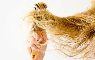 موهایتان نیاز به پروتئین دارد یا رطوبت؟ راهنمای ساده برای تشخیص صحیح