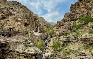 راهنمای سفر یک روزه به روستای میگون؛ شکوفایی هفت چشمه بهاری در نزدیکی تهران